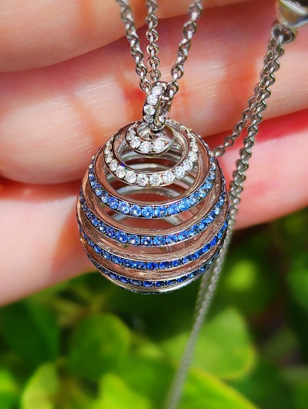 $36,000 Faberge 18kt Gold Essencè Diamond Sapphire Earrings & Necklace Set - Picture 7 of 12